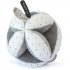Montessori úchopový míček s chrastítkem - šedý